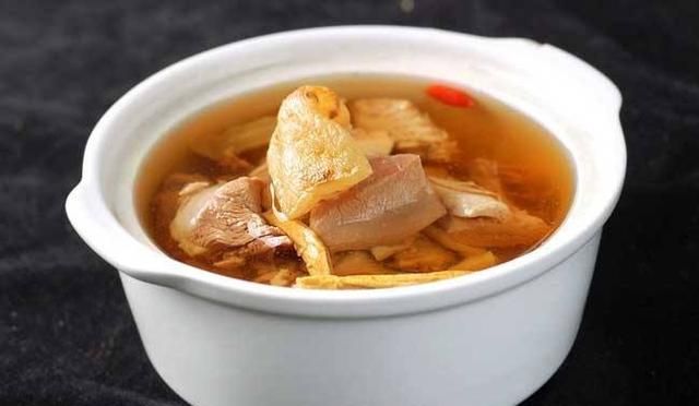 产后孕妇怎么吃鸽子(孕妇产后鸽子的做法)图2