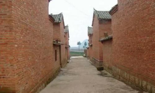 俗语“门对窗人遭殃，门对门必伤人”，能相信吗？