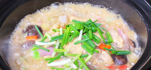 三伏天，温度高湿气重，建议常吃9种“碱性食物”，适量吃更健康
