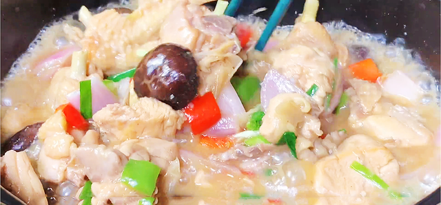 三伏天，温度高湿气重，建议常吃9种“碱性食物”，适量吃更健康