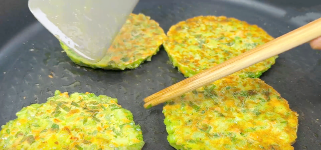 三伏天，温度高湿气重，建议常吃9种“碱性食物”，适量吃更健康