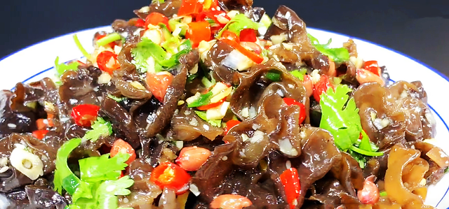 三伏天，温度高湿气重，建议常吃9种“碱性食物”，适量吃更健康