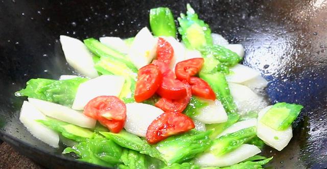 入夏后，建议多吃这6种蔬菜，鲜嫩正当季，清热祛火，平安度夏