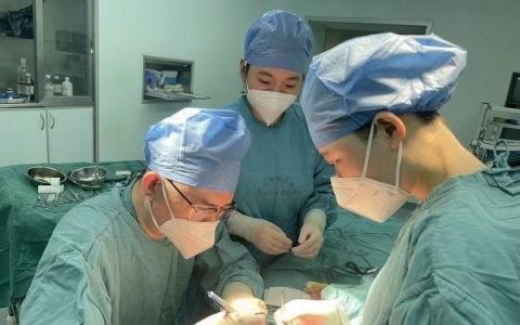 小伙减肚子减8.5斤,捏肚子减肥成功案例