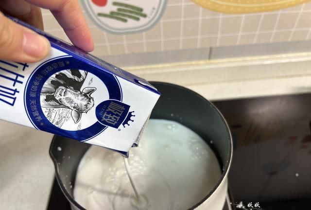 两盒牛奶几颗草莓，这款漂亮的布丁也太简单了吧！有手就会，收藏