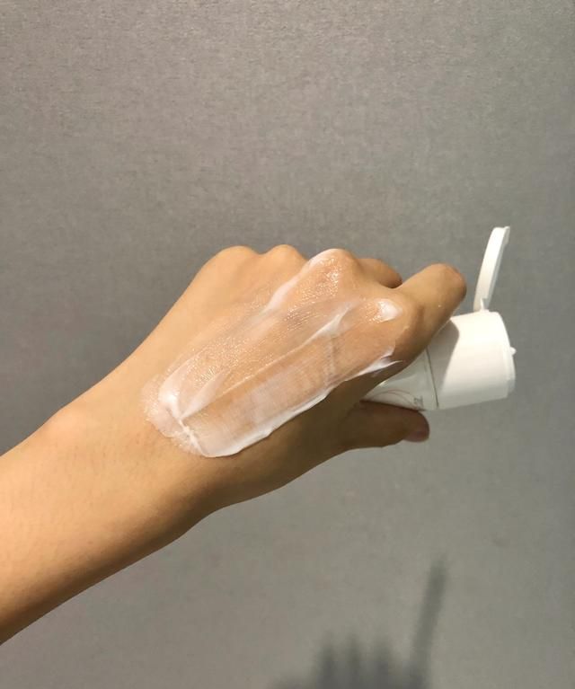 季节交替护肤品也不能一成不变，为最in的你，安利几款亲测护肤品