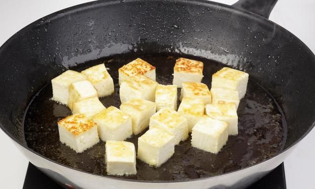 蒙餐极品——拔丝奶豆腐