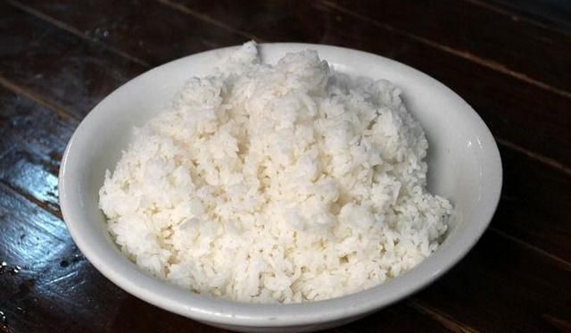 米饭里面含有什么营养(米饭的营养成分含量表)图2