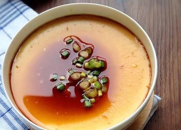 早餐鸡蛋羹怎样蒸才好吃(蒸箱蒸鸡蛋羹的正确做法)图3