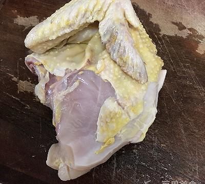 一碗甘甜的汤：榴莲壳炖土鸡