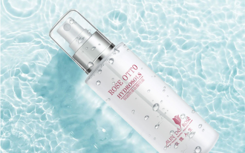 玫瑰纯露是怎么做出来的(玫瑰纯露好制作吗)