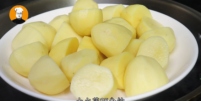 土豆简单又好吃的新做法，香辣绵软，开胃解馋，天天吃不腻