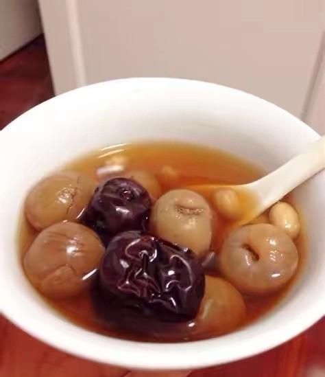 莲子桂圆煮水有什么用图3
