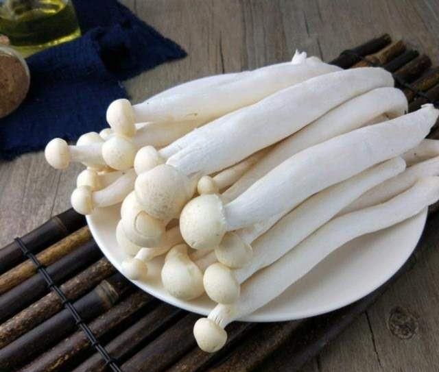 你有哪些黑转粉的食物(何首乌粉吃了真的能使白发转黑吗)图7