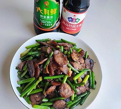 人气特色菜蒜苔炒香肠，总有一款你所爱