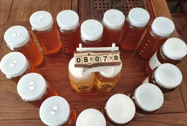 养蜂人讲各种蜂蜜的特点和功效,那些养蜂人是怎么把蜂蜜卖出去的图2