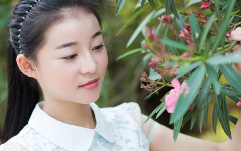 巧用蜂蜜怎样能使皮肤变白,蜂蜜怎么洗脸正确小妙招