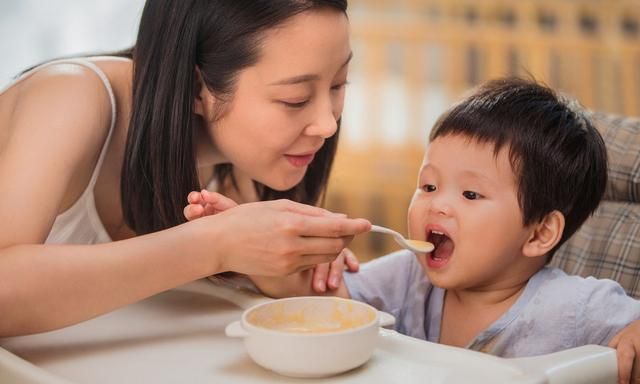 该添加辅食啦，过敏体质的宝宝怎么吃？儿科医生来支招，赶紧收藏