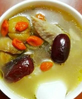 枸杞红枣炖老母鸡有什么作用,老母鸡炖红枣枸杞可以吗图9