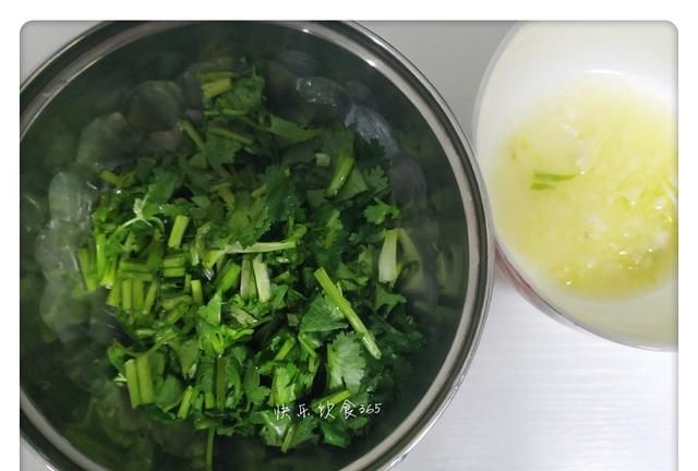 教你做吉林最著名的路边小吃，鸡汤豆腐串，汤鲜味美冬天下酒必备