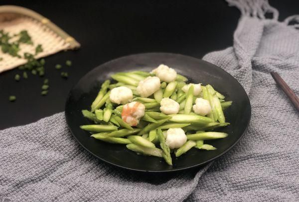 这样的芦笋炒虾仁，保准你味蕾爆炸