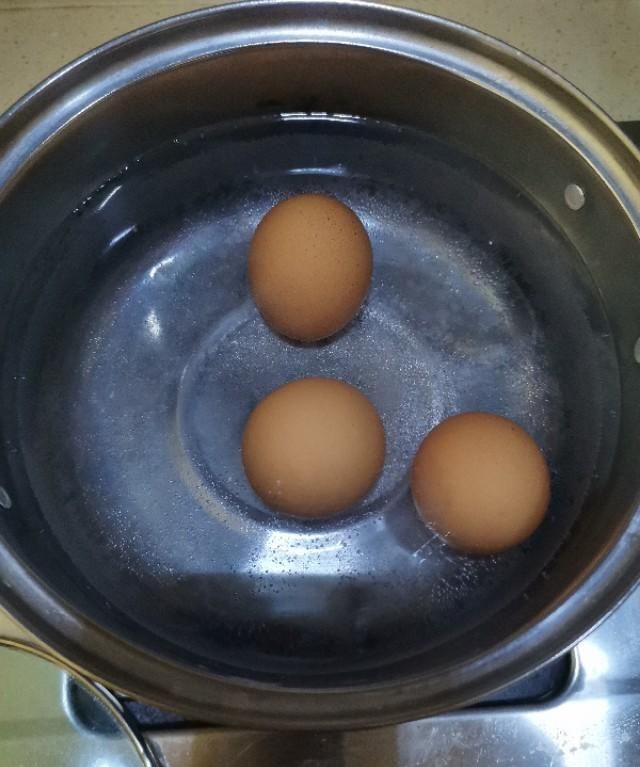 平时吃鸡蛋,你的蛋黄熟了吗图2