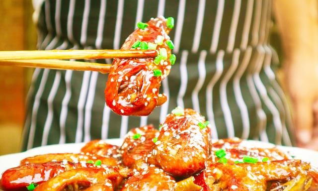 最适合冬天吃的8道家常肉菜，热腾腾的端上桌，营养又解馋