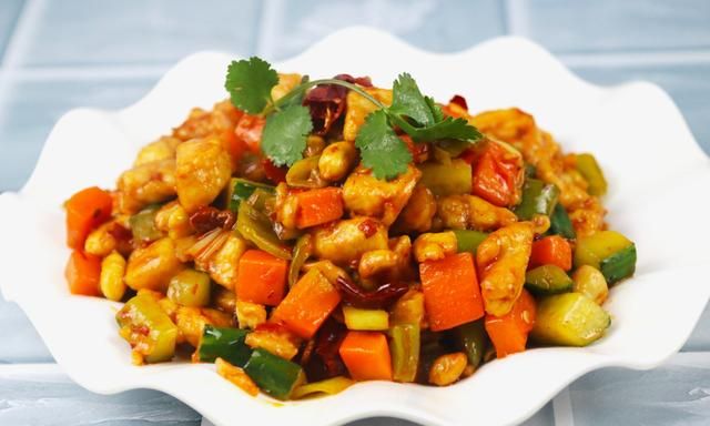 最适合冬天吃的8道家常肉菜，热腾腾的端上桌，营养又解馋
