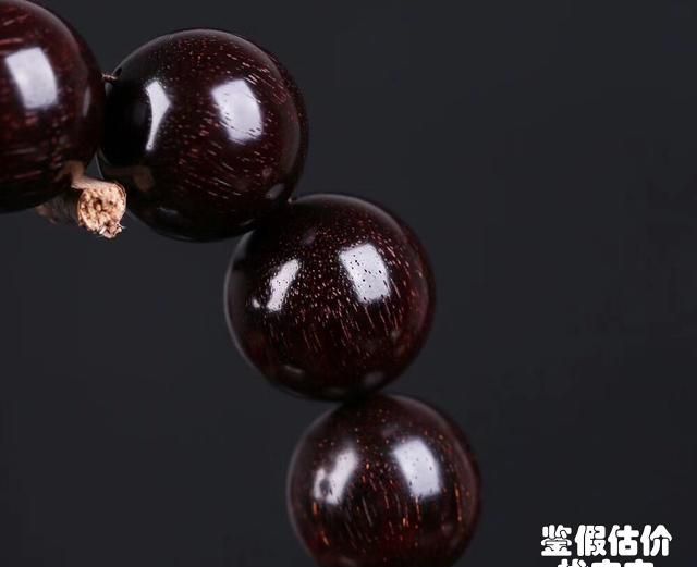 小叶紫檀有何养生功效(小叶紫檀手串的功效与作用)图6