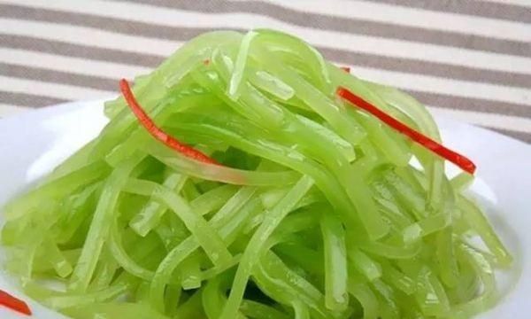 莴笋加鸡蛋再加粉丝凉拌怎么做图1
