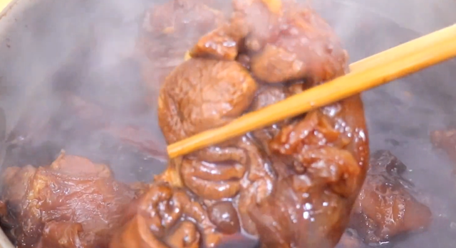 酱牛肉家庭做法，只需这10种配料，简单易做，比买的还好吃