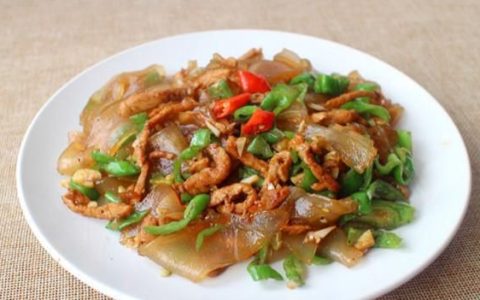 拉皮炒肉丝怎么做好吃(好吃的家常小炒经济实惠)