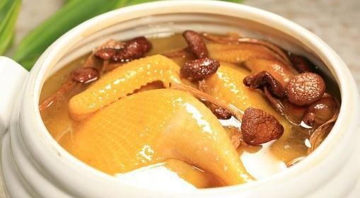 老母鸡汤如何炖煮才最美味？