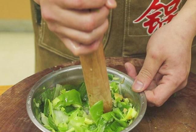 调饺子馅，牢记“6放3不放”，鲜香入味，油润多汁，调啥馅都香