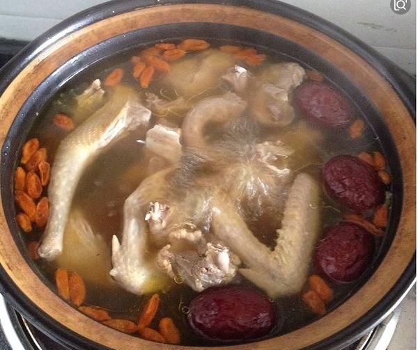 纯白鸽汤用什么配料好呢图2
