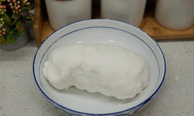 包饺子，用它代替面粉做饺子皮，晶莹剔透能看见馅料，筋道特好吃