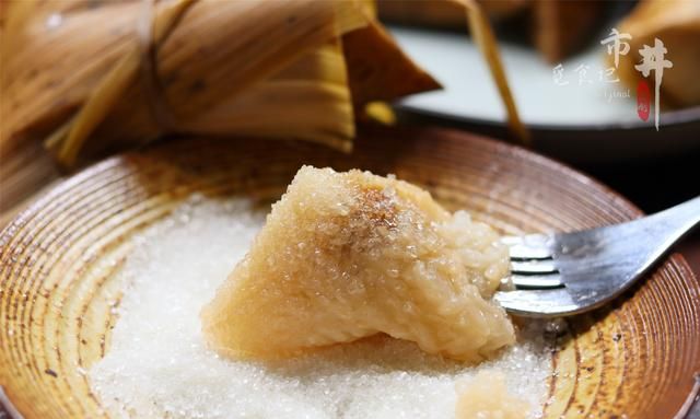 煮粽子，用冷水还是热水？煮多久？加什么煮的更香？一次告诉你