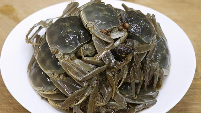 大厨教你江南名菜醉蟹的做法，分享生醉的做法，蟹肉鲜嫩没腥味