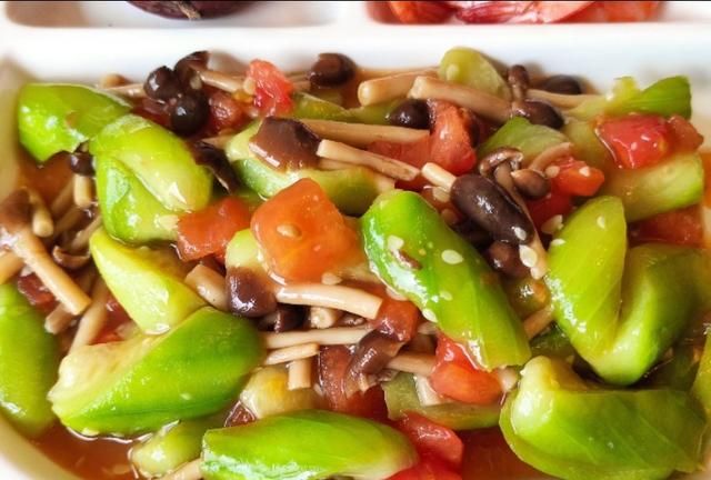 西红柿炒鸡蛋的食谱与做法(西红柿炒鸡蛋搭配衣服)图5