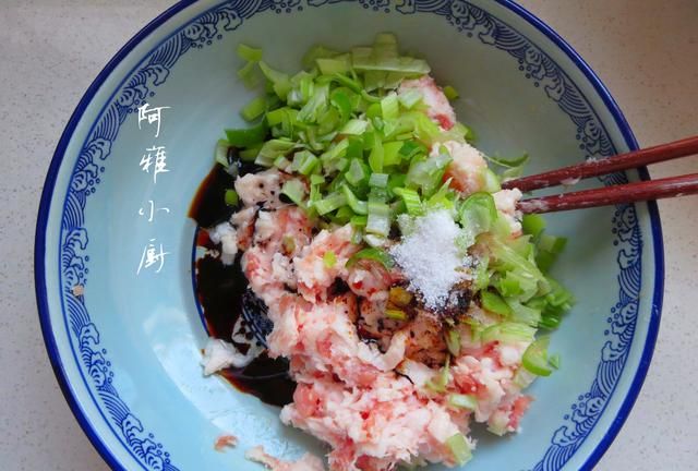 烙馅饼的家常做法，原来和面才是关键，这样做皮薄馅足不露馅