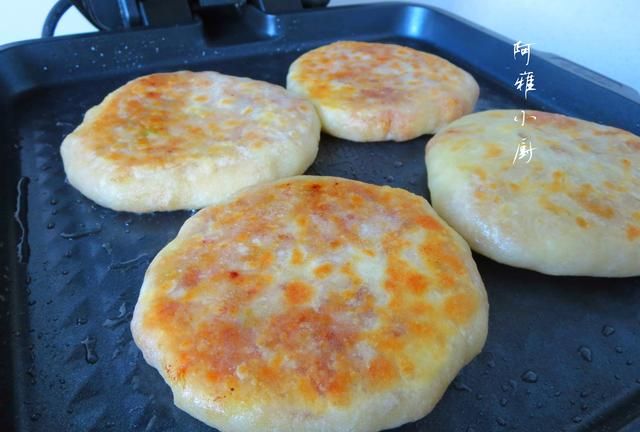 烙馅饼的家常做法，原来和面才是关键，这样做皮薄馅足不露馅