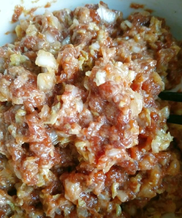 白菜肉包子馅怎么做好吃窍门(白菜肉包子馅怎么做)图3
