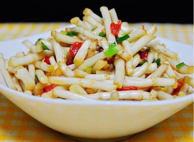 野生折耳根好吃吗,野生折耳根什么味道图8
