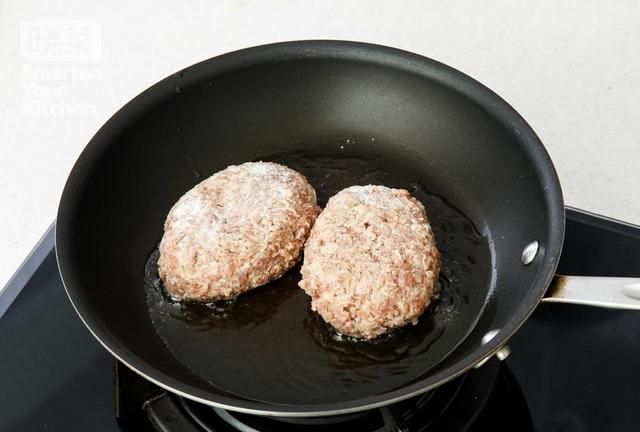 超市冷冻的汉堡肉饼怎么做熟,超市买的冷冻肉饼怎么做熟图3