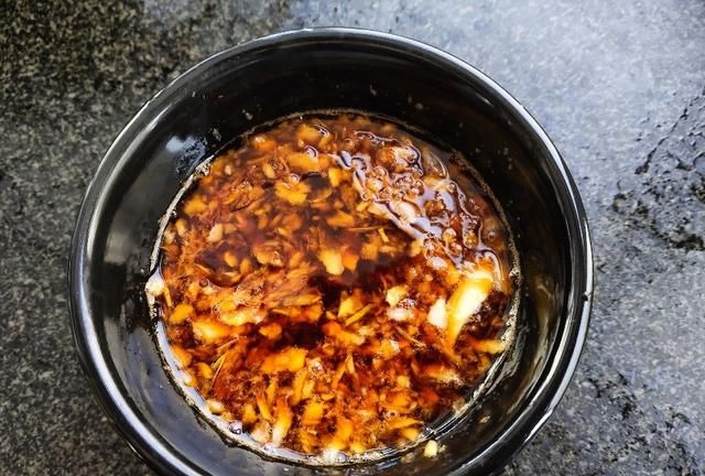 年夜饭凉菜，渔家风味凉拌海蜇，清爽脆嫩鲜美，超简单一看就学会