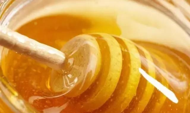 蜂蜜竟这么妙用，看完我赶紧买了十瓶蜂蜜回家！