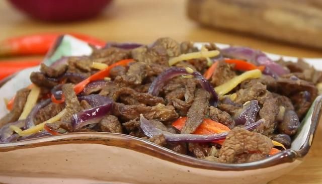洋葱炒牛肉怎么做呢,炒牛肉可以加洋葱吗图1