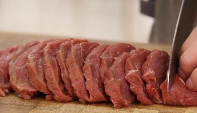 洋葱炒牛肉怎么做呢,炒牛肉可以加洋葱吗图2