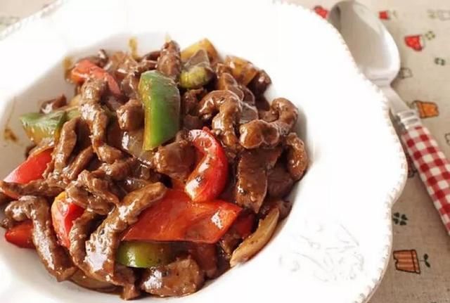 洋葱炒牛肉怎么做呢,炒牛肉可以加洋葱吗图8
