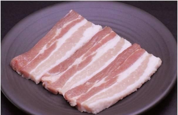 土豆和猪肉能做什么好吃的菜,土豆炖猪肉粉条怎么炖好吃又简单图1
